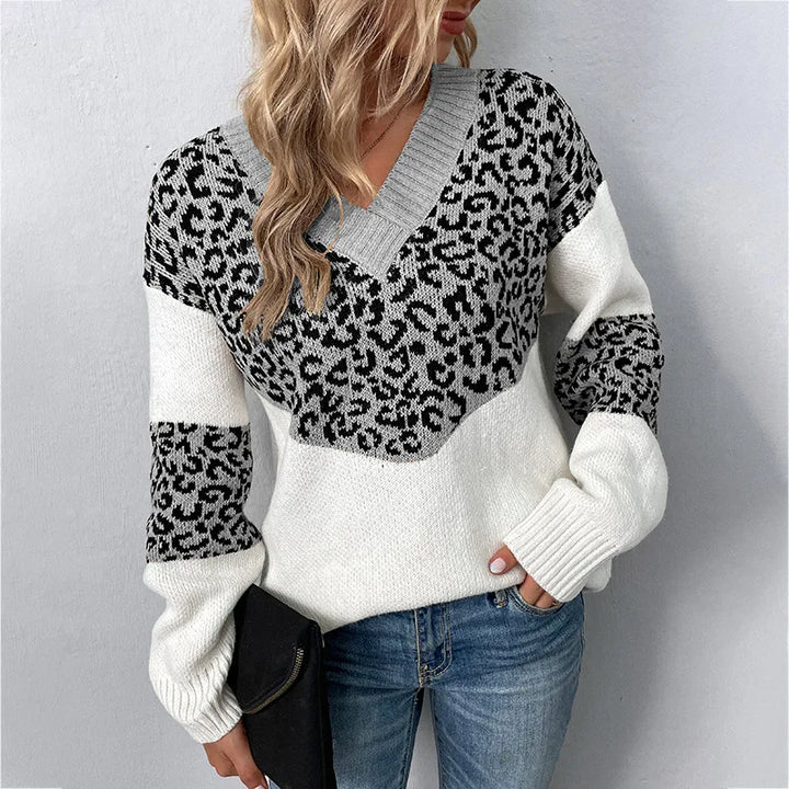 Hayden Eunice | Elegant V-neck Sweater Leopard